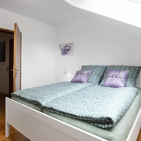 - Am Hain Holiday home *