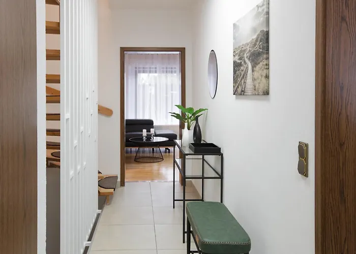 - Am Hain Holiday home Diez